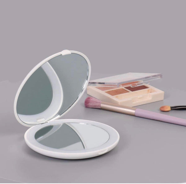 Compact travel LED mirror